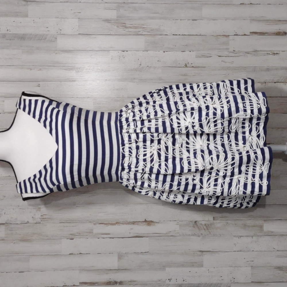 Lilly Pulitzer Rosewell Navy Blue & White Sleeveless Dress.